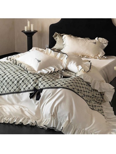 White Romantic 3D Bow Decor Ruffled Comforter Set