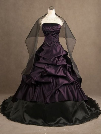 Purple Embroidery Strapless Gothic Wedding Dress