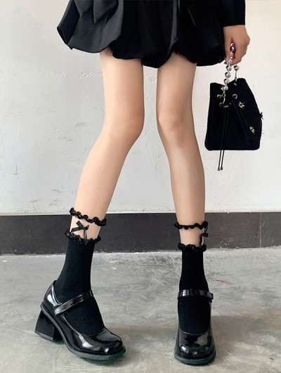 Black/White Gothic Ruffle Bowknot Mid-Calf Socks