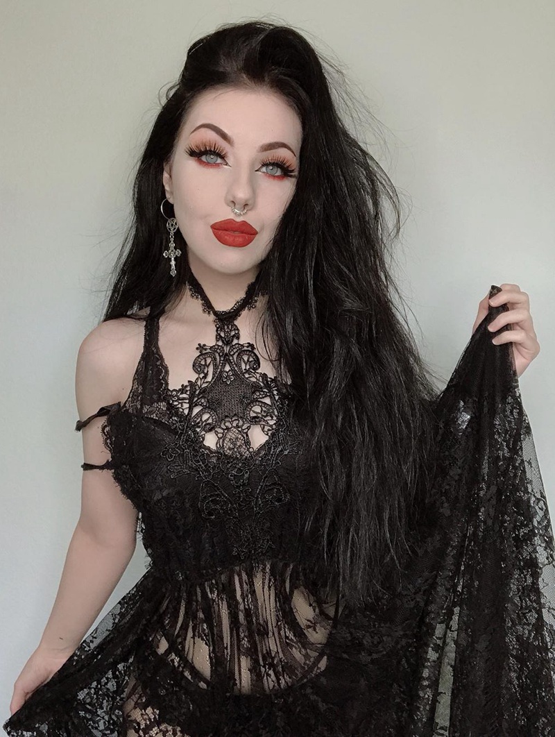 Hot sexy goth girl